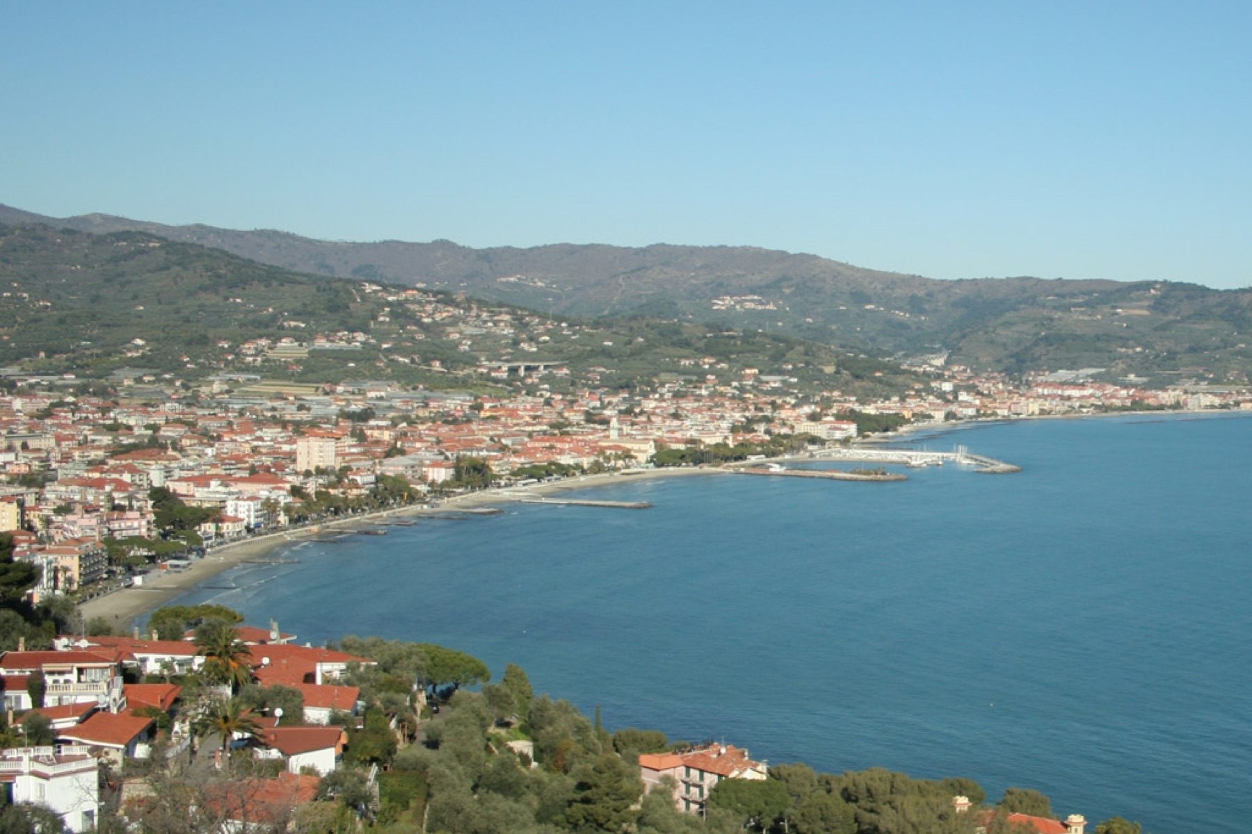 La baia e le spiagge di Diano Marina